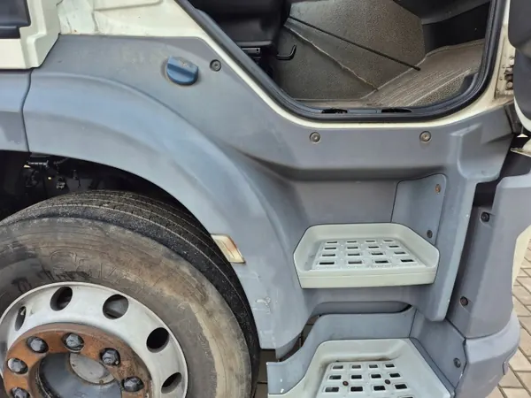 OEM 738 Kabinenstufe Rechts DAF CF Euro 6 image 2
