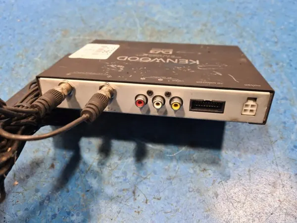 Kenwood KTC-D600 Tuner voor Chrysler 300C 3.0 CRD image 7