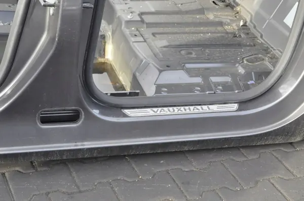 OEM 168007 Vasen kynnyspylväs Opel Meriva II B:lle image 5
