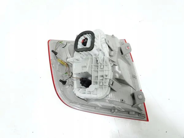 SKODA RAPID LIFT - LUZ TRASERA DERECHA image 2