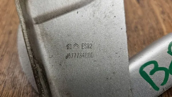 Charnière de capot gauche Peugeot 308 OE 9677784880 image 5