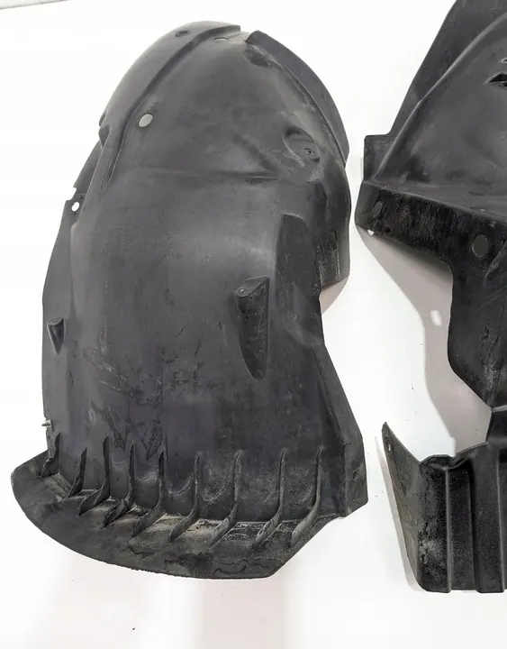 Front Right Wheel Arch Trafic Vivaro 2001-2014 OEM image 3