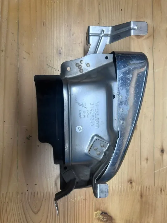 Volvo XC60 II Auspuffendstück Links OEM 31425211 image 3