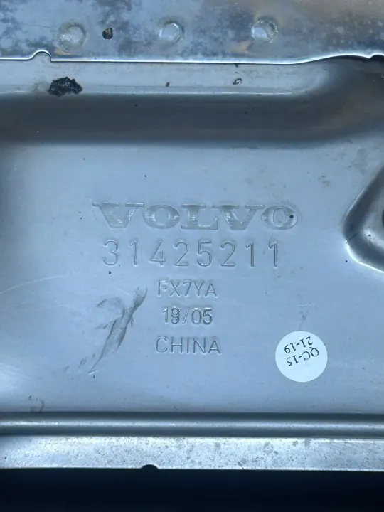 Volvo XC60 II Auspuffendstück Links OEM 31425211 image 4