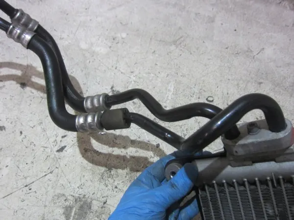 BMW F30 335XI N55 Motoroliekoeler OEM 17127618360 image 8