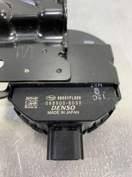 Subaru Forester 2020 Commande Direction OEM 86051FL000 image 3