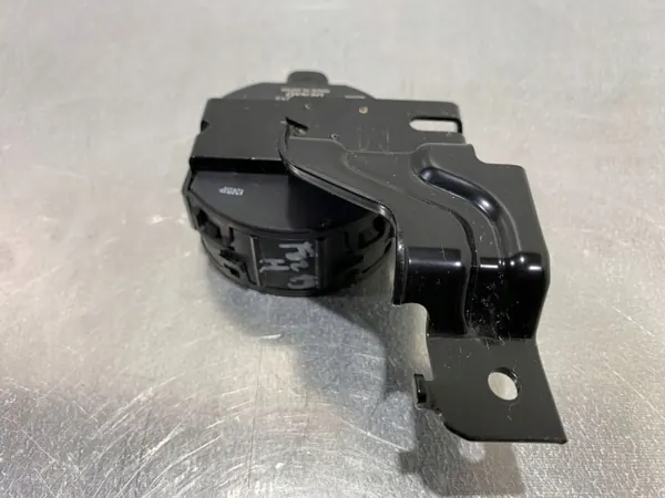 Subaru Forester 2020 Commande Direction OEM 86051FL000 image 6