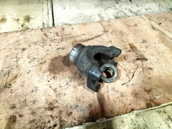 Dana 35 bakaxel fläns - Begagnad Chrysler OE image 2