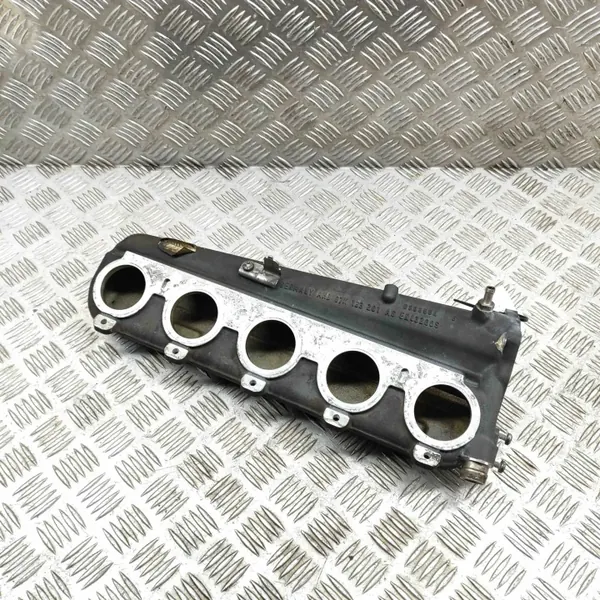 Colector de admisión Audi OE usado OEM 07K133201AG image 5