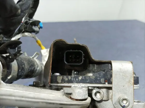 Kia EGR-Ventilkühler OEM 28400-08200 - Gebraucht image 4