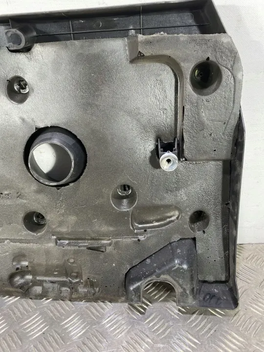 Toyota RAV4 moottorikansi OEM 5808092 - Käytetty image 8