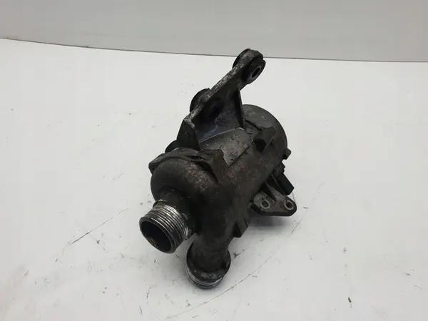 Vattenpump BMW 3 E90 E91 2011 OEM 11517586928 image 3