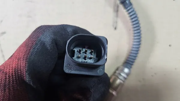 Sensor Lambda AUDI A3 8P 1.9 TDI 03G906262A image 4