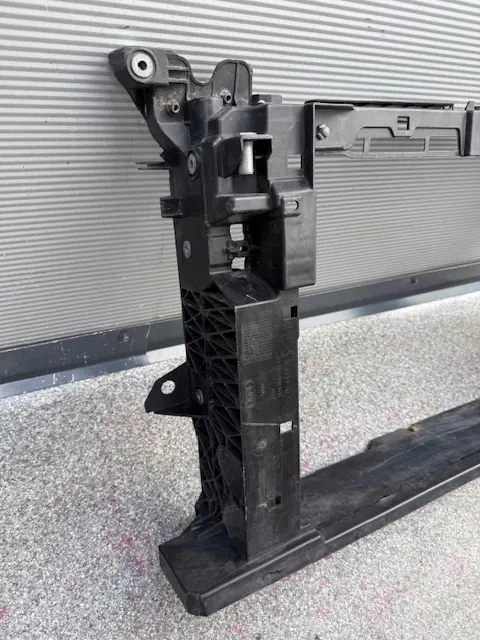 Audi A1 Frontstoßstange 82A805588A image 3