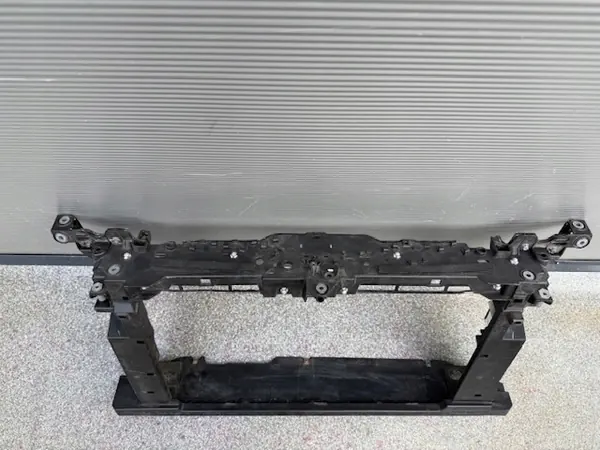 Audi A1 Frontstoßstange 82A805588A image 4