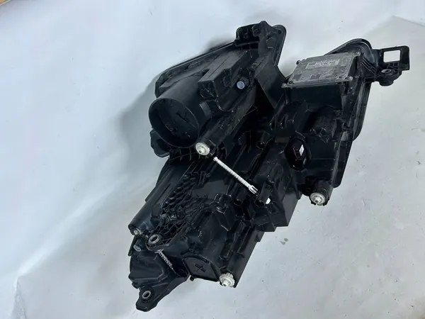 Skoda Karoq 18- Farol direito Full LED image 10