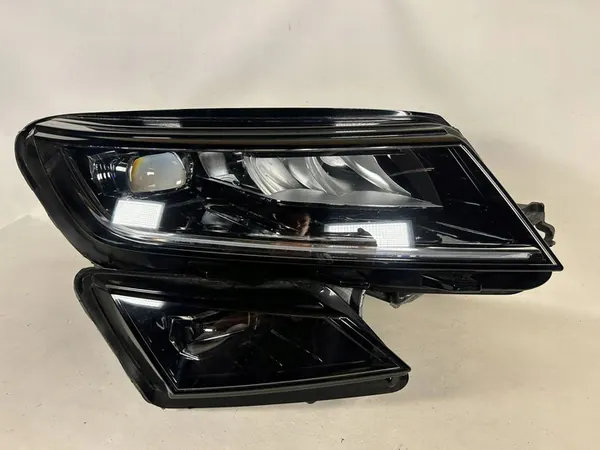 Skoda Karoq 18- Farol direito Full LED image 2