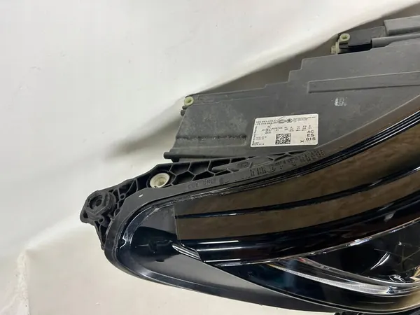 Skoda Karoq 18- Farol direito Full LED image 4