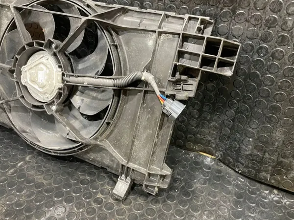 Tesla Model 3 Kühlerlüfter OEM 1494179-00-B image 6