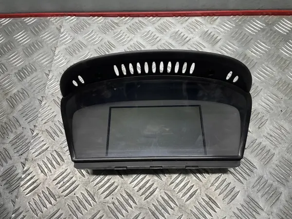 Ecrã OEM 587410 para BMW E60 - Estado usado image 2