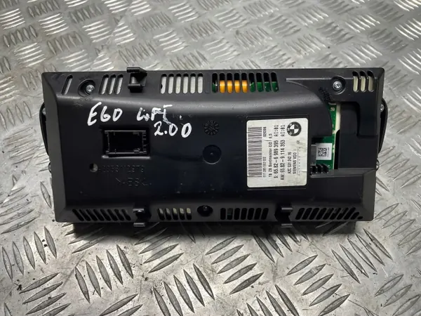 Ecrã OEM 587410 para BMW E60 - Estado usado image 6