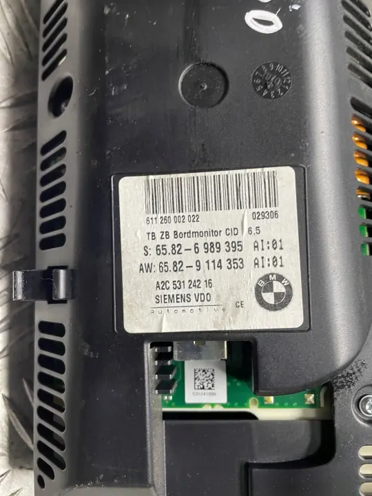 Ecrã OEM 587410 para BMW E60 - Estado usado image 7
