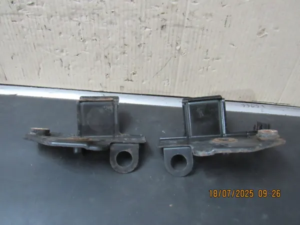 Oberer Kühlerhalter OEM UCHWYT CHŁODNICY GÓRNY LEWY PRAWY VERSO 09- 2.0 D4D image 2