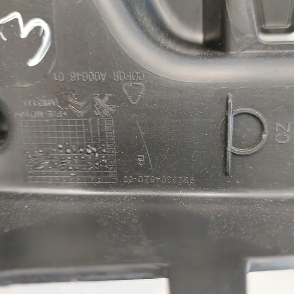 Peugeot 208 tavaratilan hyllyn/rullan kiinnike OEM 98233045ZD image 3