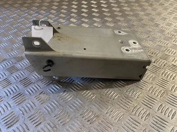 Amortiguador de parachoques delantero OEM 860000 - Usado image 3