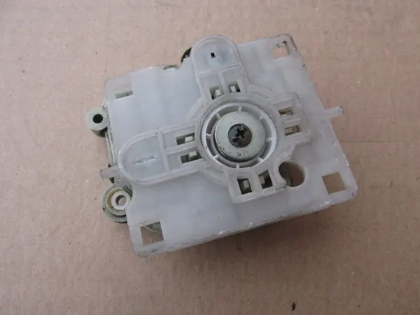 Mitsubishi JD180785 lämmitysmoottori Pajero III 2003 image 3