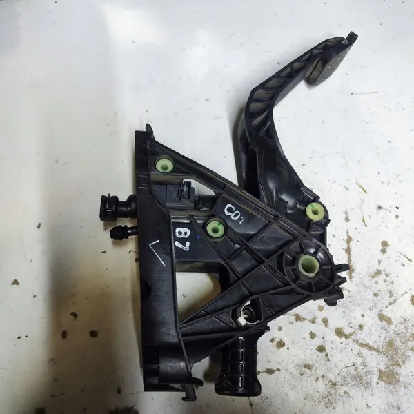 AUDI A3 8V 1.6 Pédale d'Embrayage 5Q1721059CQ image 1