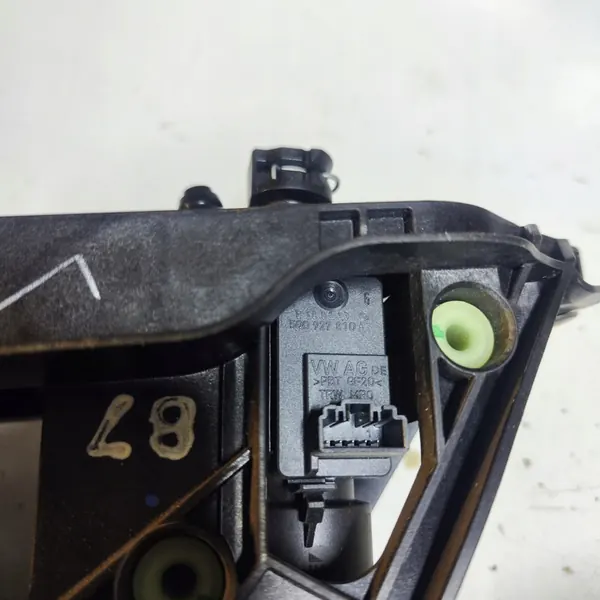 AUDI A3 8V 1.6 Pédale d'Embrayage 5Q1721059CQ image 3