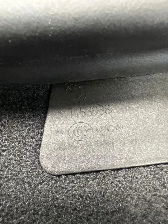 BMW 5 GT F07 kofferbakplank OEM 7153938 - Gebruikt image 3