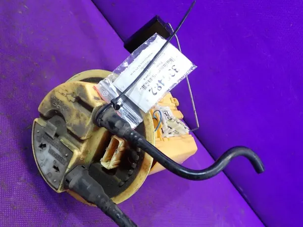 BRANDSTOF POMP CITROEN XSARA I 00-04 LIFT 2.0 HDI 9639913680 image 3