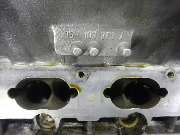 Cabeza de cilindro completa A3 8P GOLF VI GTI 2.0 TSI TFSI OEM image 8