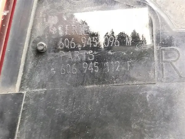 Volkswagen OE 6Q6 945 096 M lámpara trasera image 8