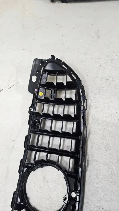 Grille de radiateur Mercedes Classe C W206 AMG OEM A2068883300 image 5
