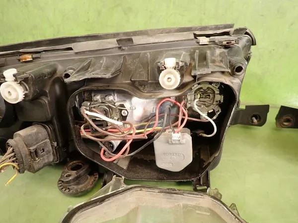 Conjunto Completo de Faróis Skoda Fabia I 2003 6Y1941016 6Y1941015 image 9