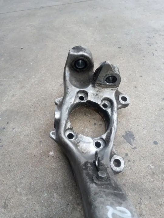 Audi A4 B7 Främre Vänster Hjulnav 8E0407253E image 5