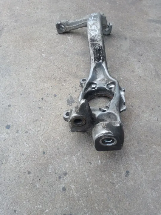 Audi A4 B7 Främre Vänster Hjulnav 8E0407253E image 6