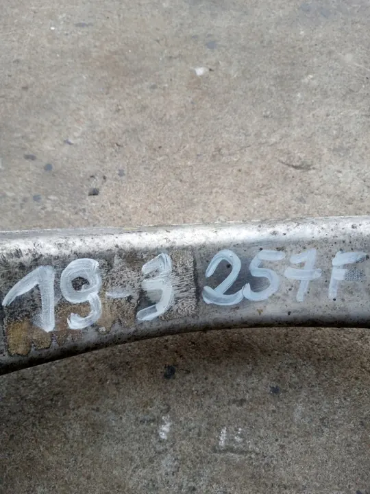 Audi A4 B7 Främre Vänster Hjulnav 8E0407253E image 7