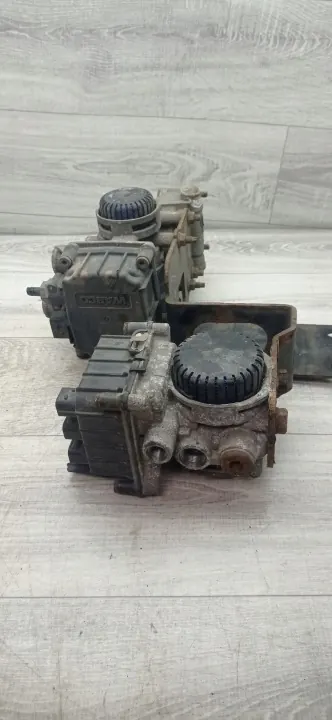 Válvulas de eixo traseiro DAF XF CF 106 OEM 1808338 image 3