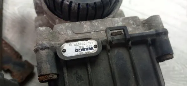 Válvulas de eixo traseiro DAF XF CF 106 OEM 1808338 image 9