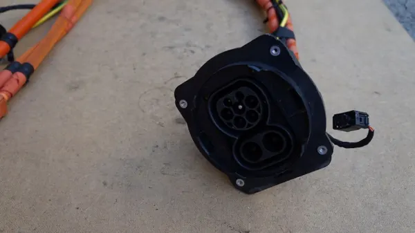 Câble de charge Mercedes Vito W447 OEM A4475401692 image 3