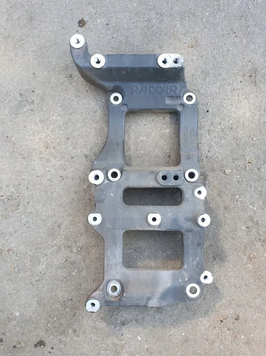 Suporte de alternador Daf XF Euro 6 image 1