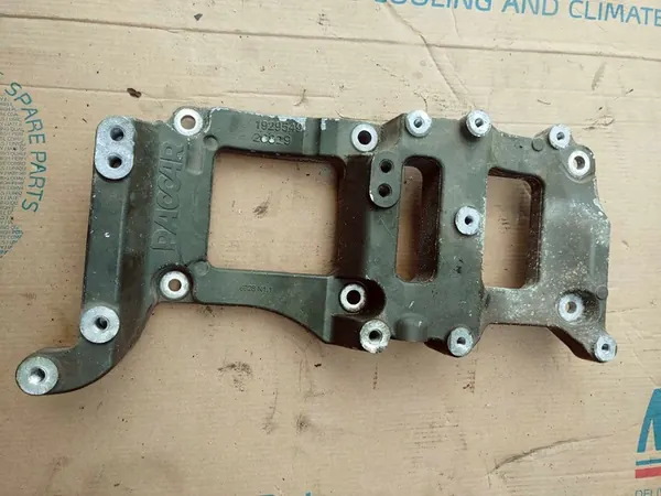 Suporte de alternador Daf XF Euro 6 image 3