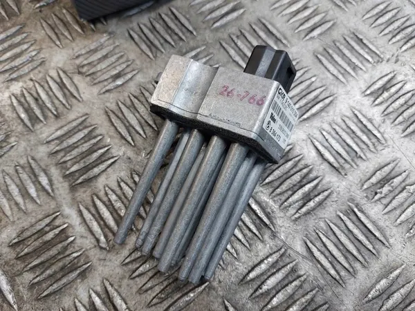 BMW E39 520i Blower Weerstand 8364173 image 3