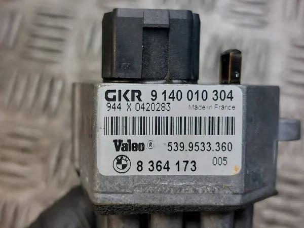 BMW E39 520i Blower Weerstand 8364173 image 4