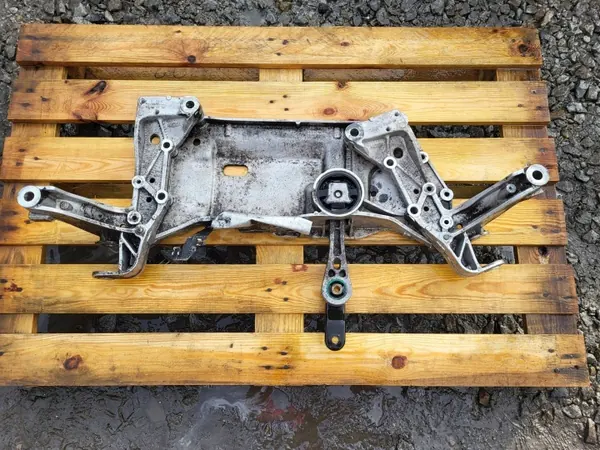 OEM 1K0199369F Etutukirunno VW Golf VI:lle image 2