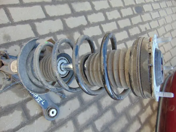 Mangueta delantera izquierda OEM 8V51-18K001-BH Ford Fiesta image 5